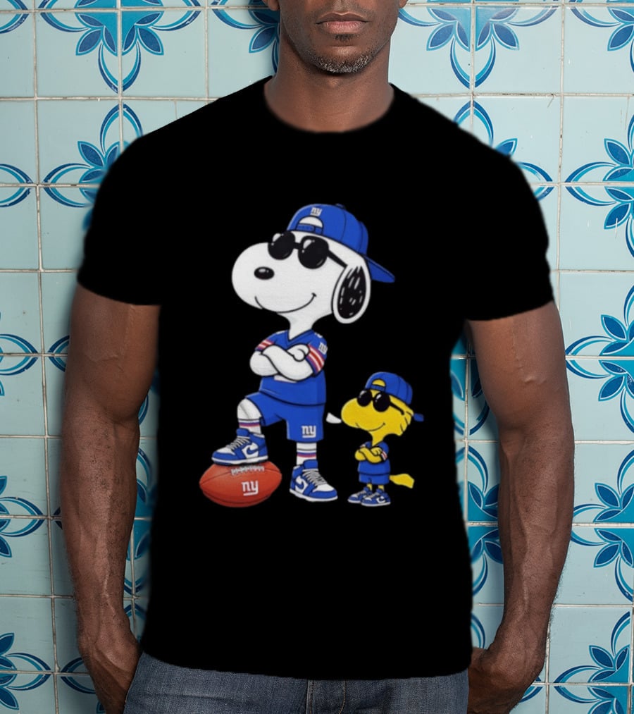 Snoopy And Woodstock In New York Giants Team T-Shirt