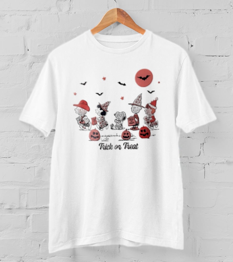 Peanuts Halloween Trick Or Treat Costumes With Pumpkins And Moon T-Shirt