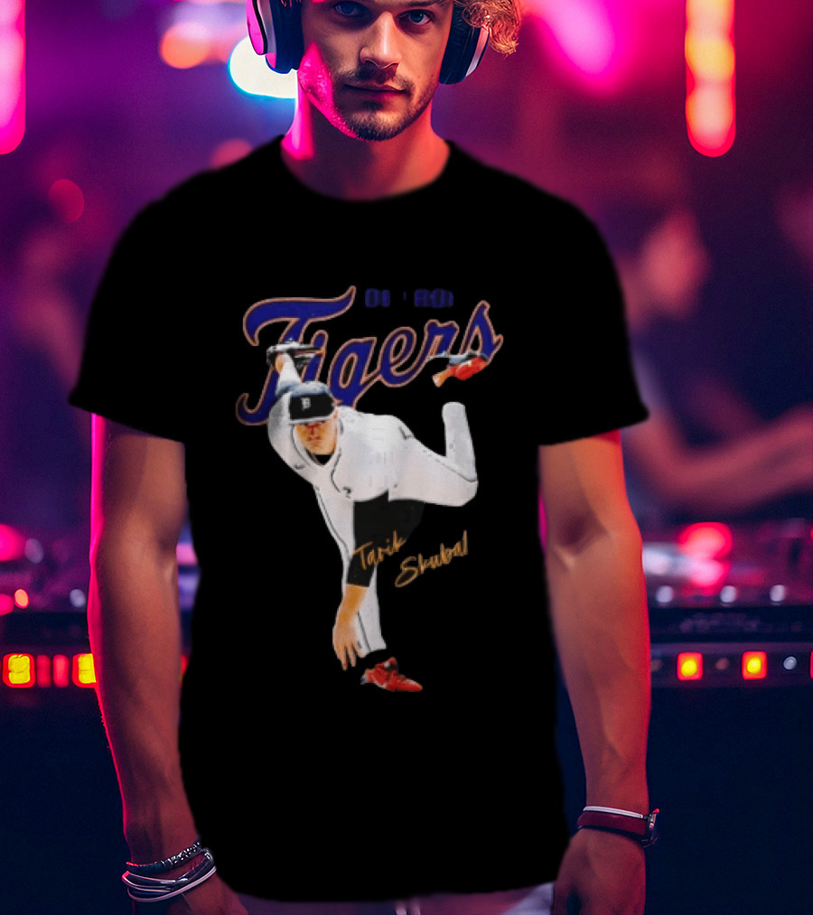 Detroit Tigers Tarik Skubal Pitcher Throwing Baseball Tigers T-Shirt