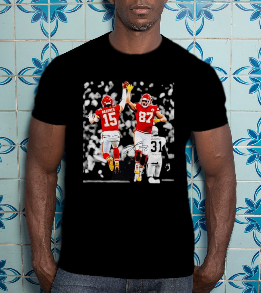 Travis Kelce Patrick Mahomes Kansas City Chiefs Autographed Celebration 15 87 T-Shirt