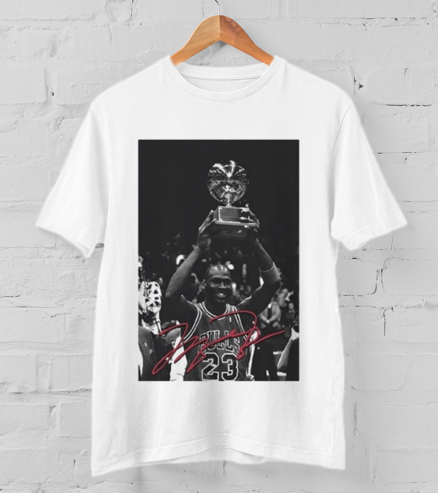 Chicago Bulls Michael Jordan Trophy Victory Celebration Image 23 Signature T-Shirt