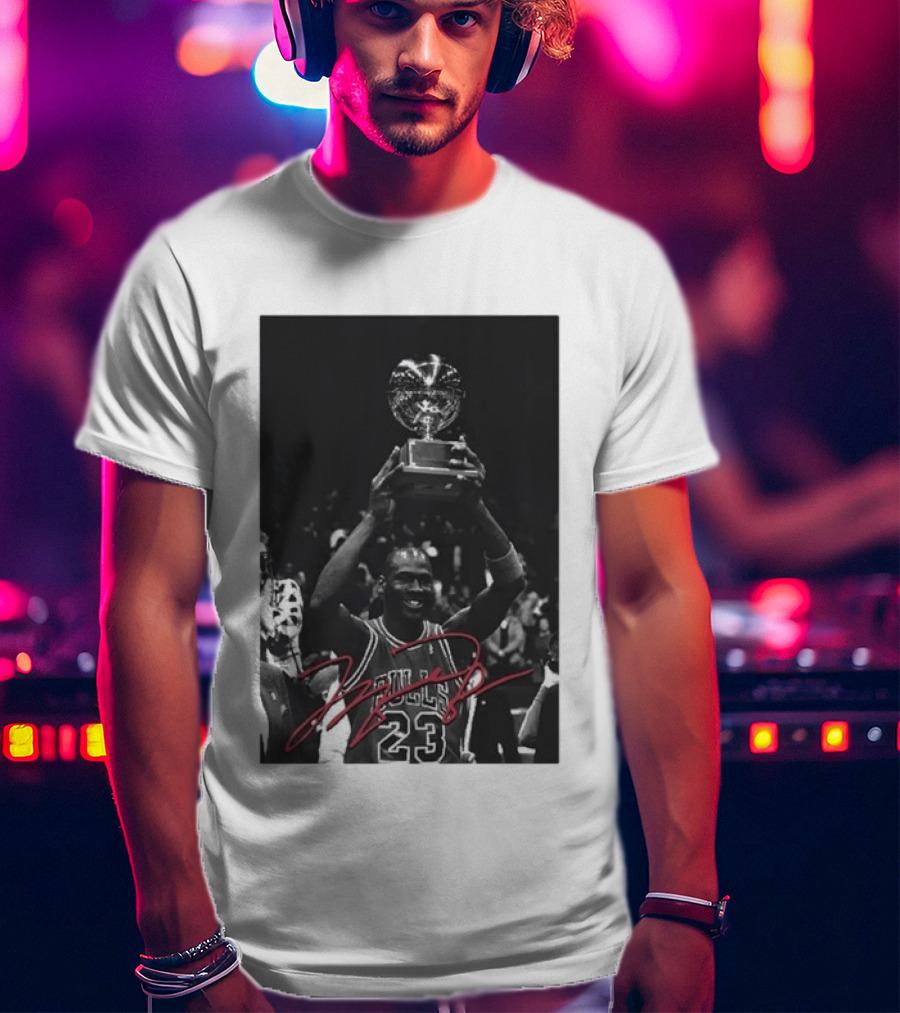 Chicago Bulls Michael Jordan Trophy Victory Celebration Image 23 Signature T-Shirt