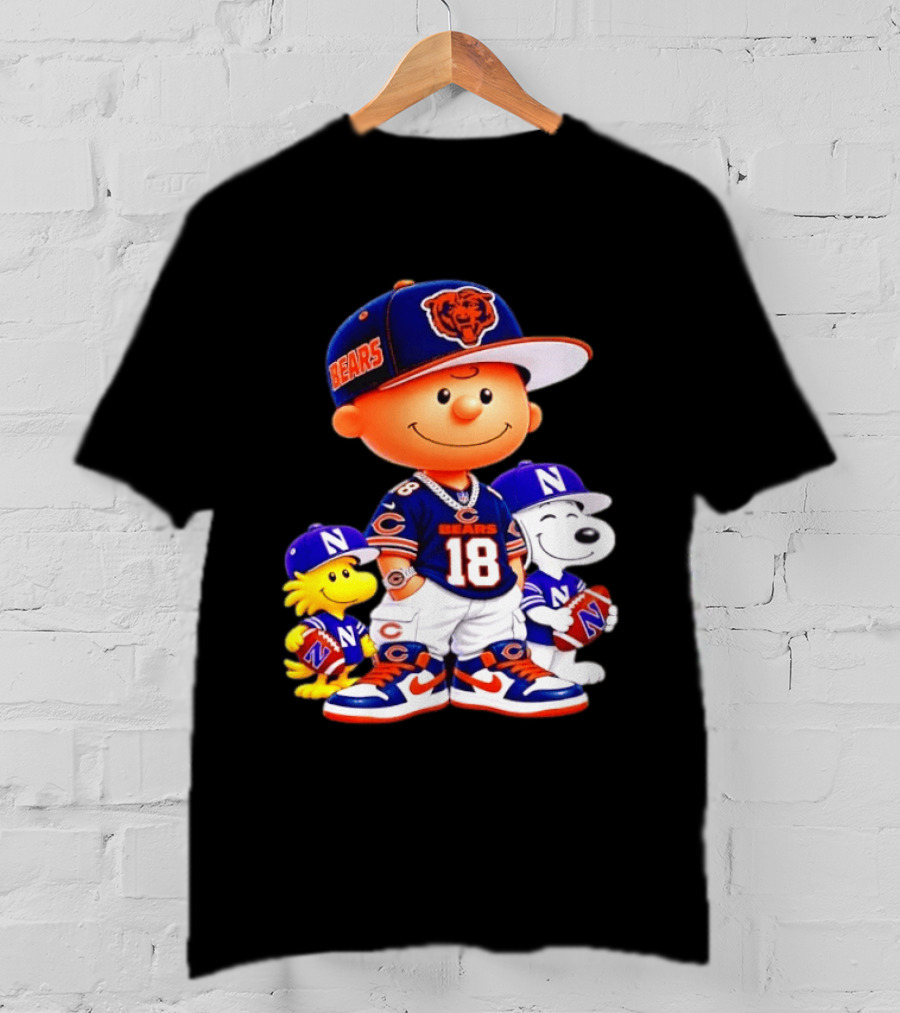 Charlie Brown And Snoopy Chicago Bears 18 With Woodstock In Football Gear T-Shirt