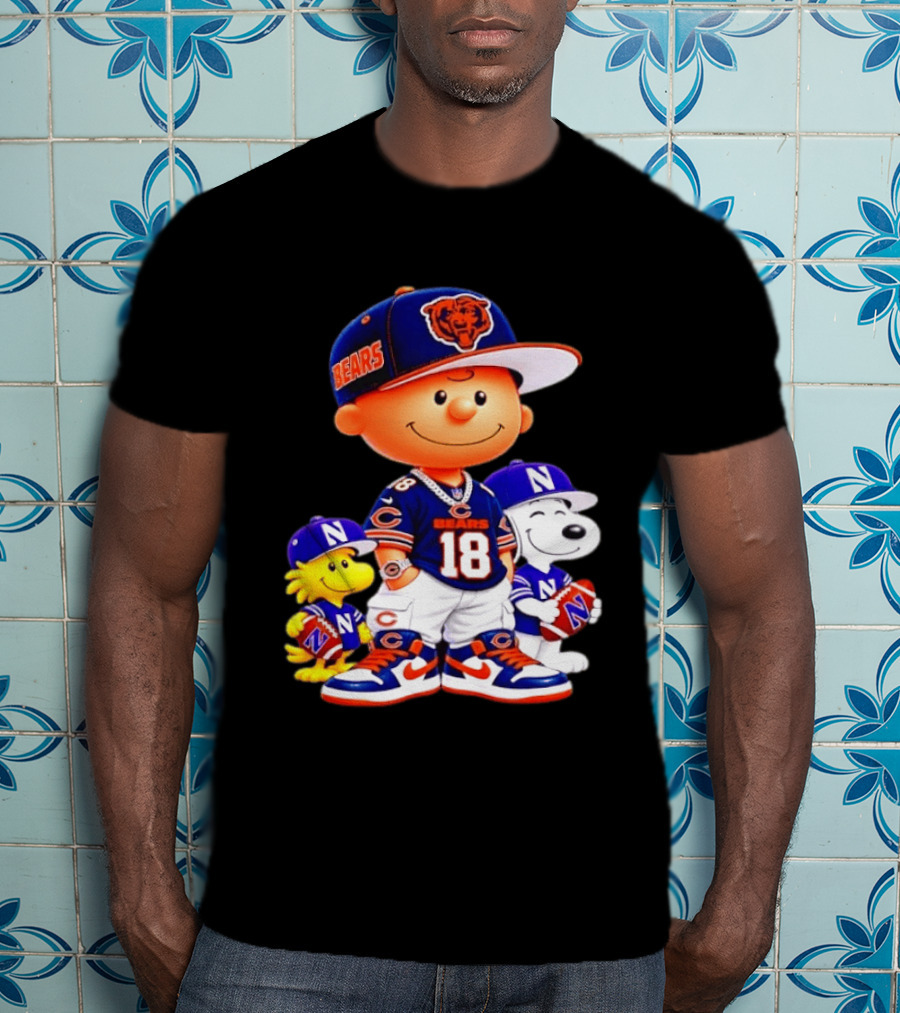 Charlie Brown And Snoopy Chicago Bears 18 With Woodstock In Football Gear T-Shirt