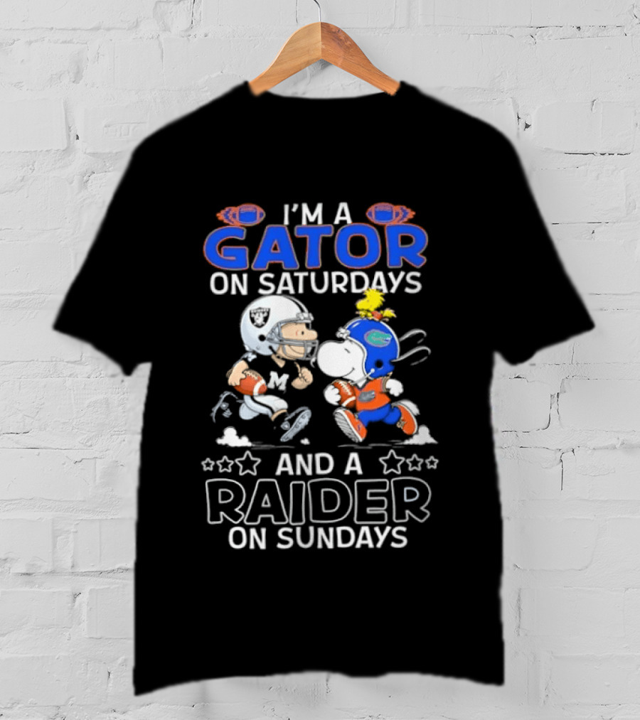 Snoopy And Charlie Brown I'm A Gator On Saturdays And A Raider On Sundays Football Fun Fan Gear T-Shirt