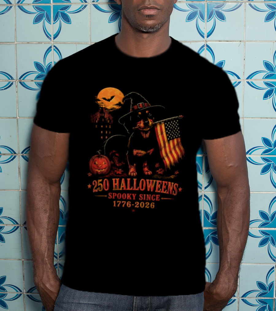 250 Halloweens Spooky Since 1776 2026 Dachshund Dog Lover T-Shirt