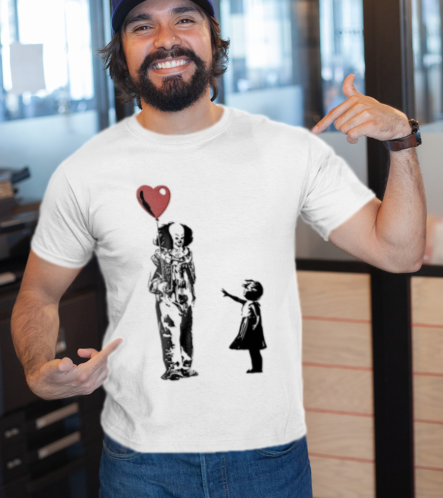 Pennywise Clown And Child With Red Heart Balloon T-Shirt