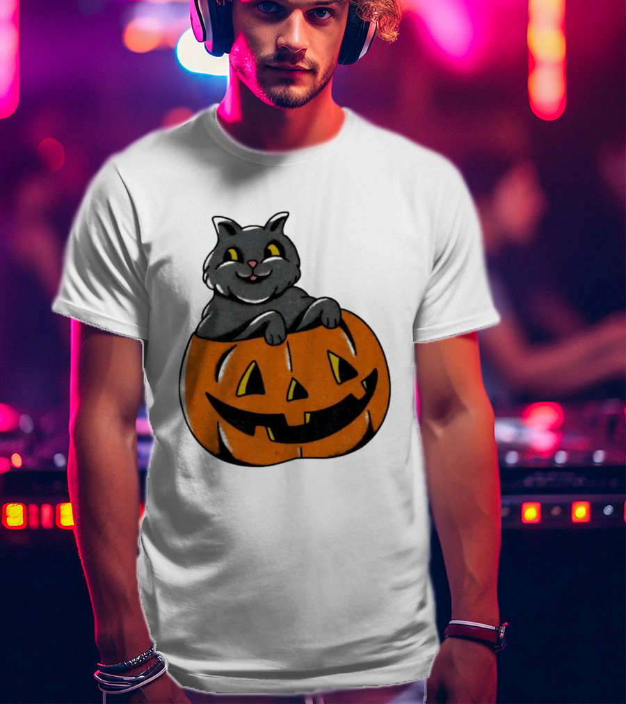 Black Cat In Jack O' Lantern Halloween Pumpkin T-Shirt