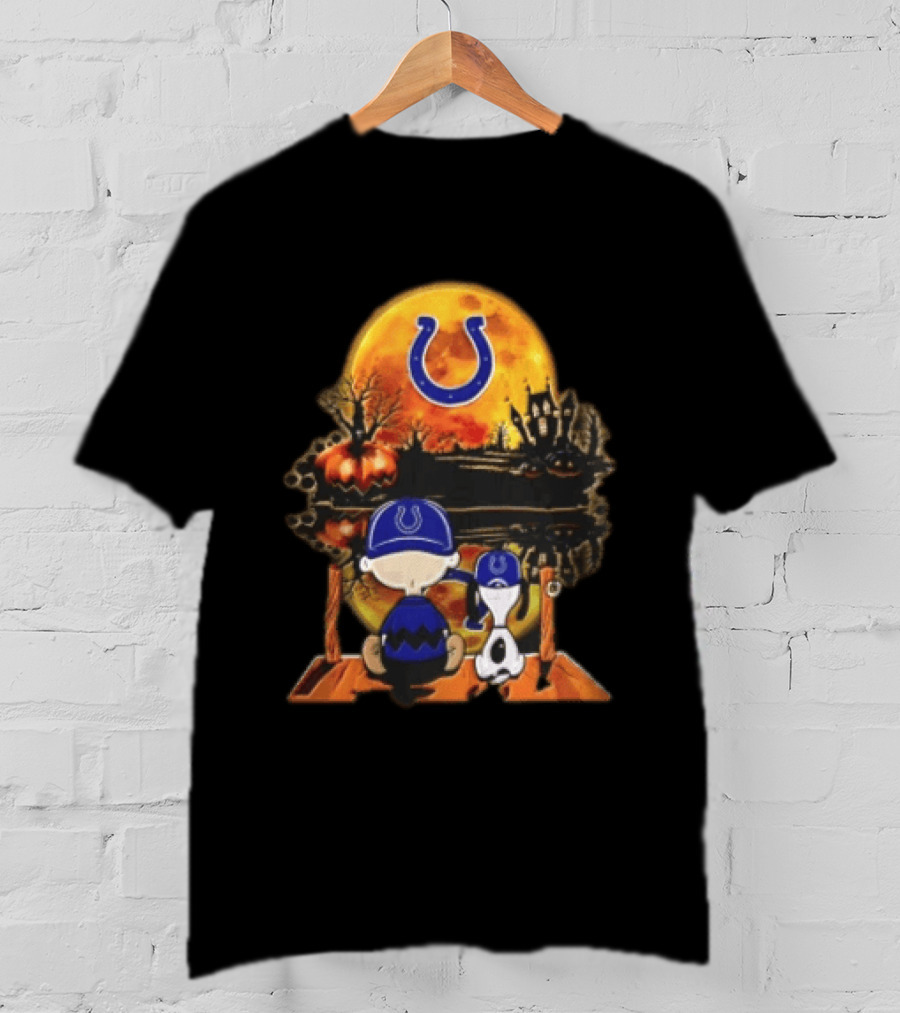 Indianapolis Colts Peanuts Halloween Pumpkin Moonlit Scene Snoopy Charlie Brown T-Shirt
