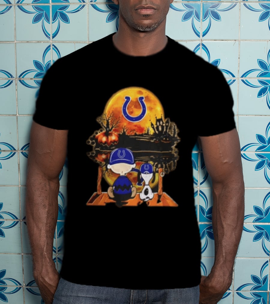 Indianapolis Colts Peanuts Halloween Pumpkin Moonlit Scene Snoopy Charlie Brown T-Shirt