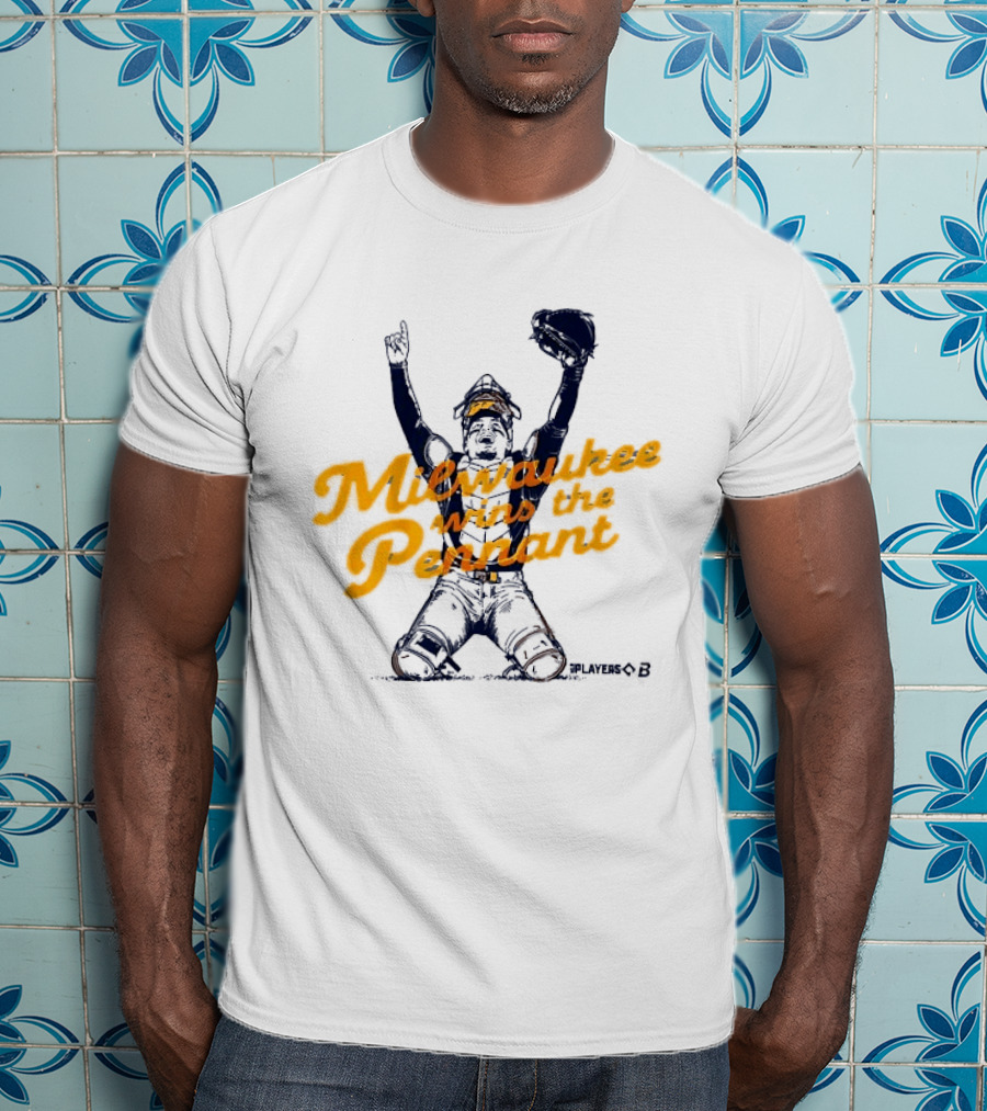 Milwaukee Wins The Pennant Catcher Celebration T-Shirt