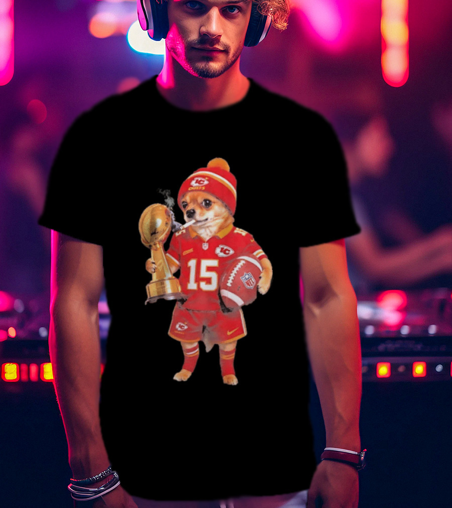 Kansas City Chiefs Chihuahua Trophy Smoking NFL Patrick Mahomes 15 T-Shirt