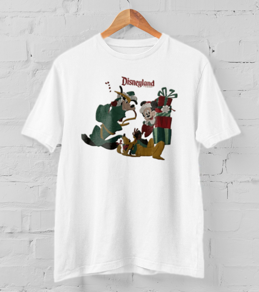 Disneyland Goofy Mickey Pluto Christmas T-Shirt