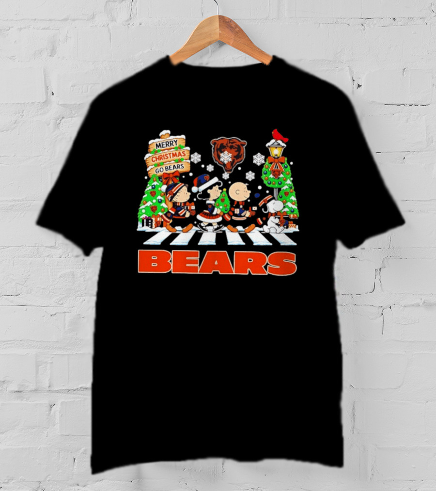 Chicago Bears Peanuts Abbey Road Christmas Merry Go Bears Snowflakes T-Shirt