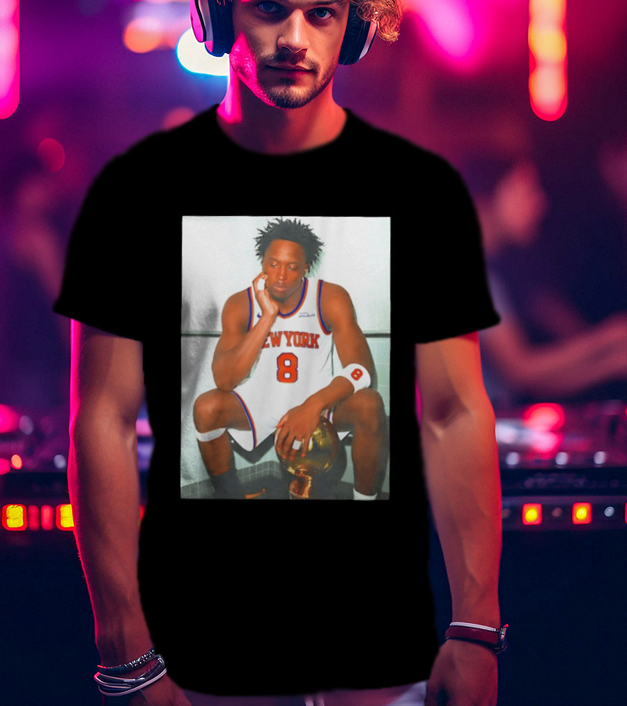 New York Knicks OG Anunoby Wearing Number 8 Jersey Holding Trophy T-Shirt