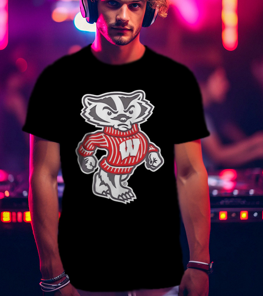 Bucky Badger Wisconsin Red W Sweater T-Shirt