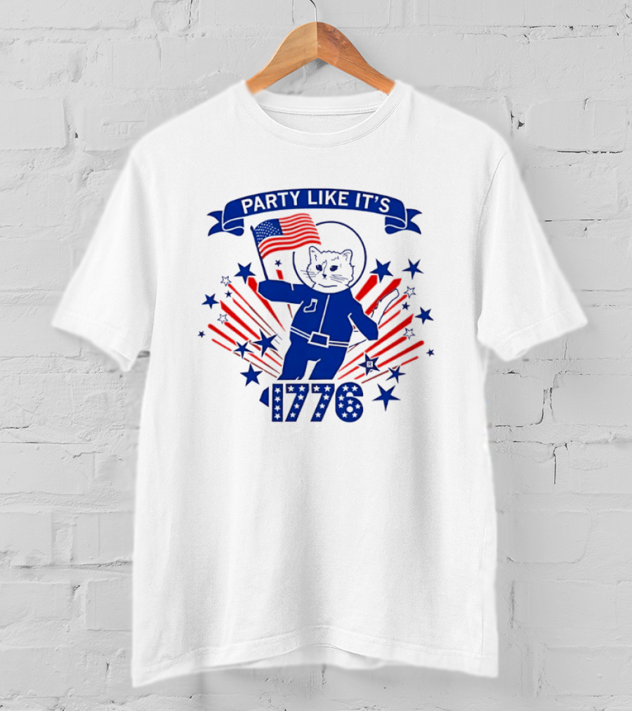 Party Like It's 1776 Cat Astronaut With Flag And Stars T-Shirt
