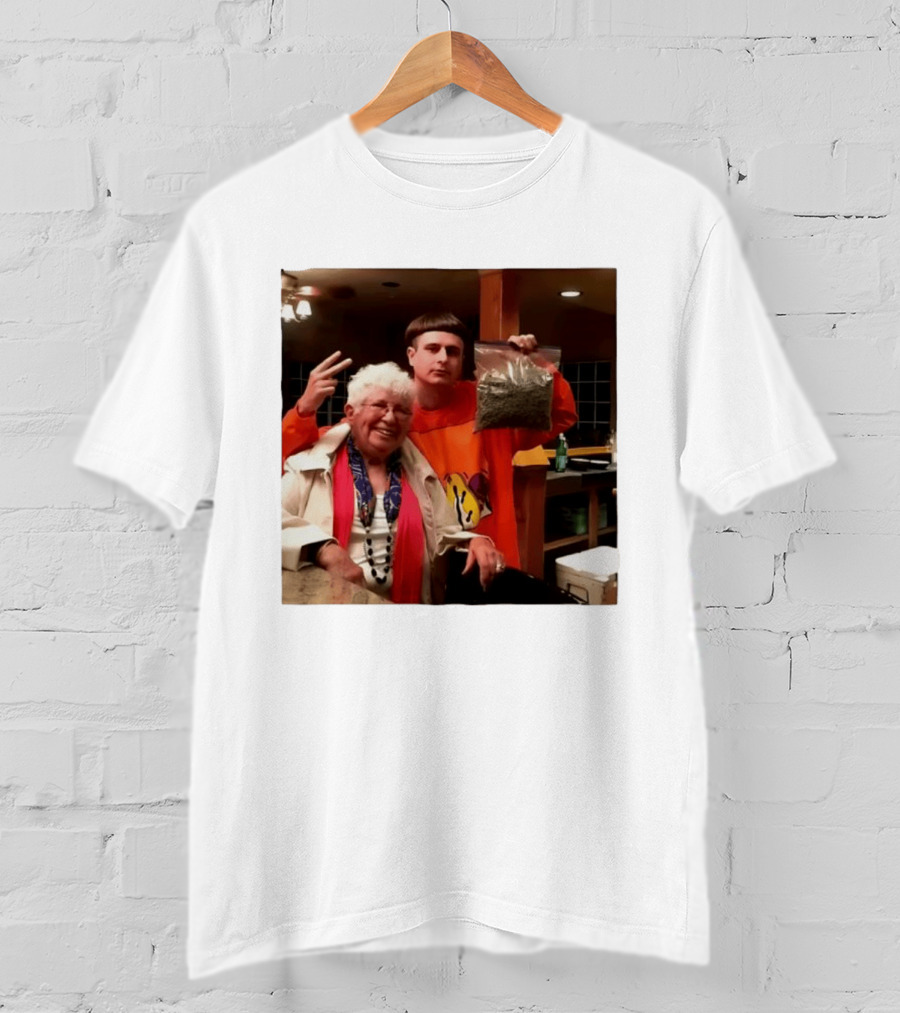 Oliver Tree Peace Sign Grandma Holding Bag T-Shirt