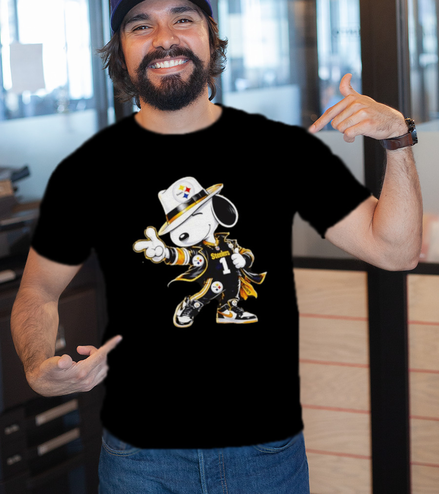 Snoopy Steelers 1 Pittsburgh Steelers Football Peanuts T-Shirt