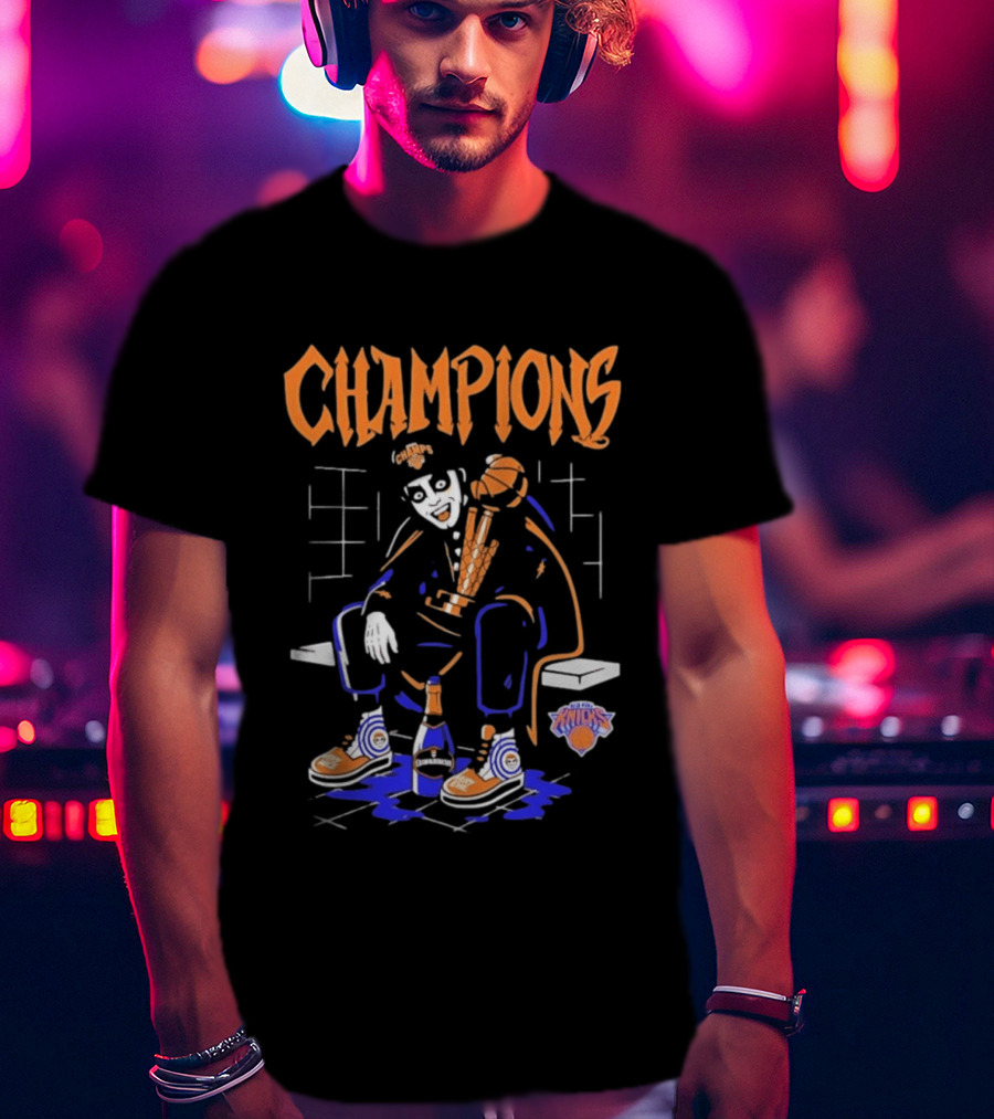 New York Knicks Evil Clown Winning Trophy And Champagne T-Shirt