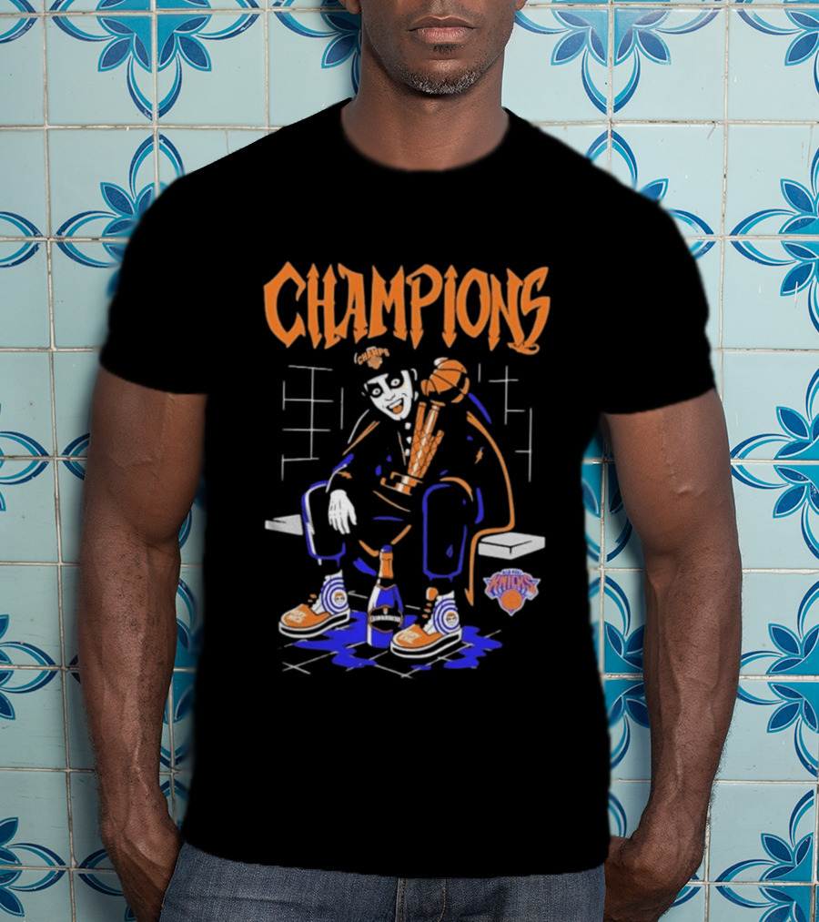 New York Knicks Evil Clown Winning Trophy And Champagne T-Shirt