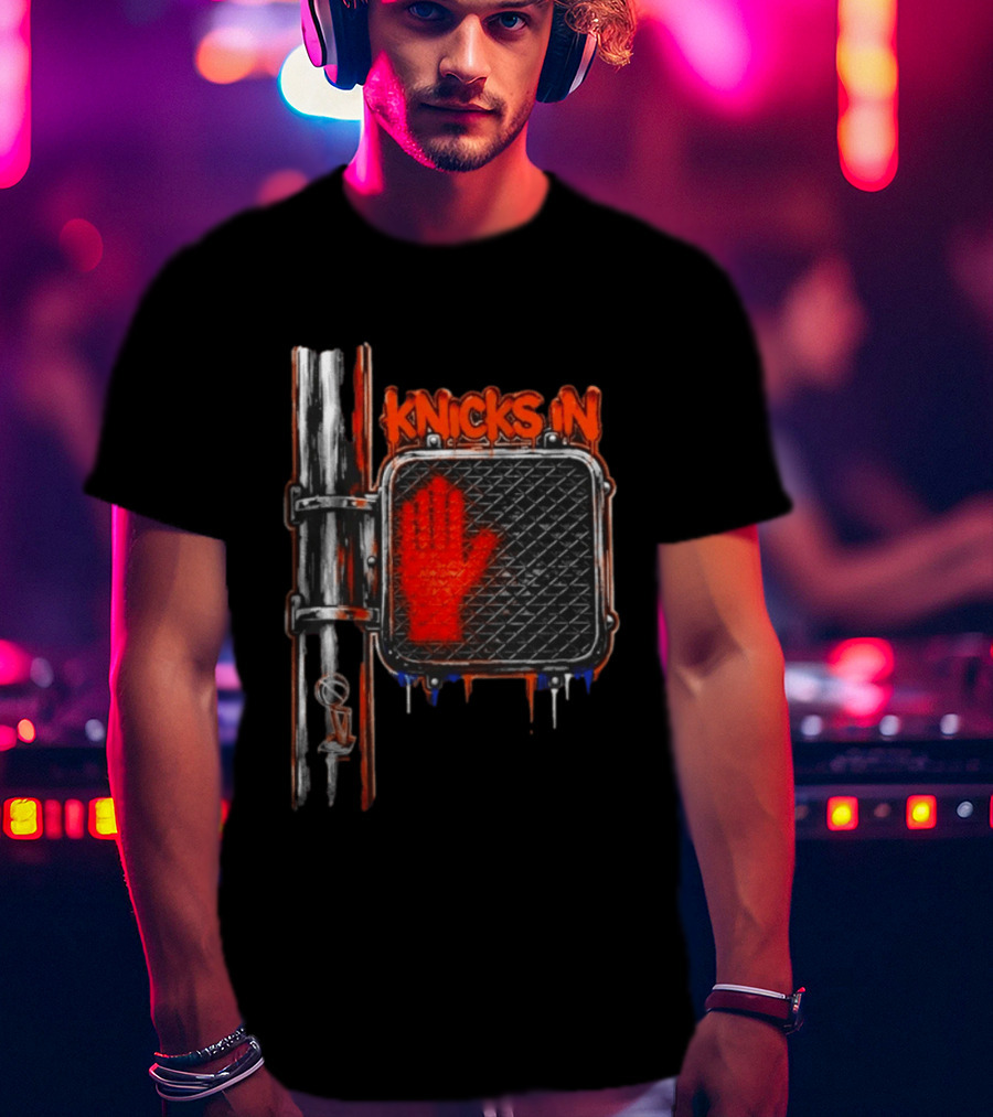 Knicks In 4 Hand Sign Traffic Light NBA T-Shirt
