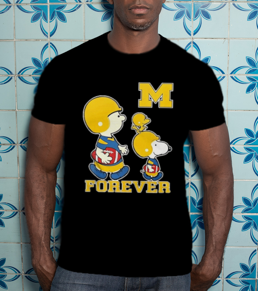Peanuts Forever Michigan Wolverines M Football Charlie Brown Snoopy Woodstock T-Shirt