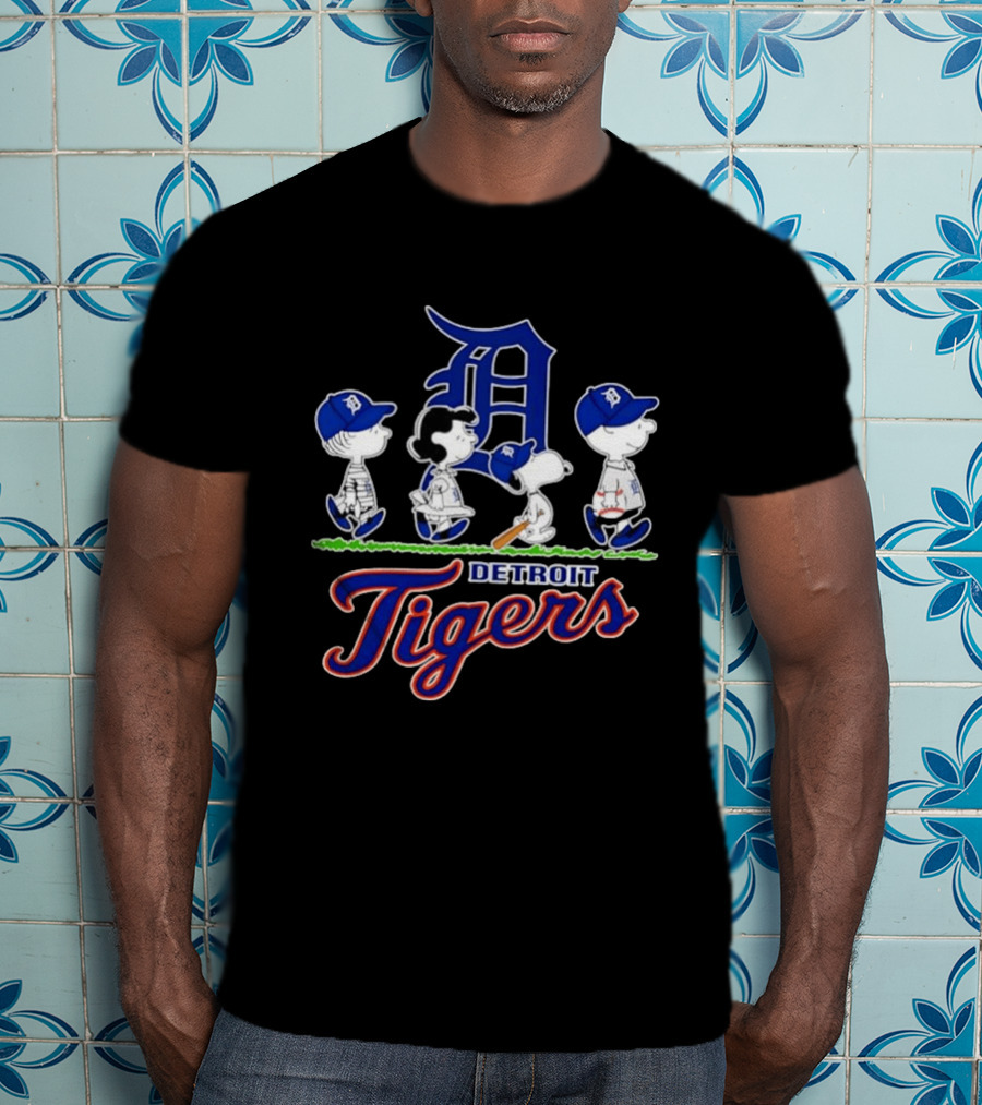 Peanuts Gang Detroit Tigers MLB Collaboration Snoopy Woodstock Baseball Team T-Shirt