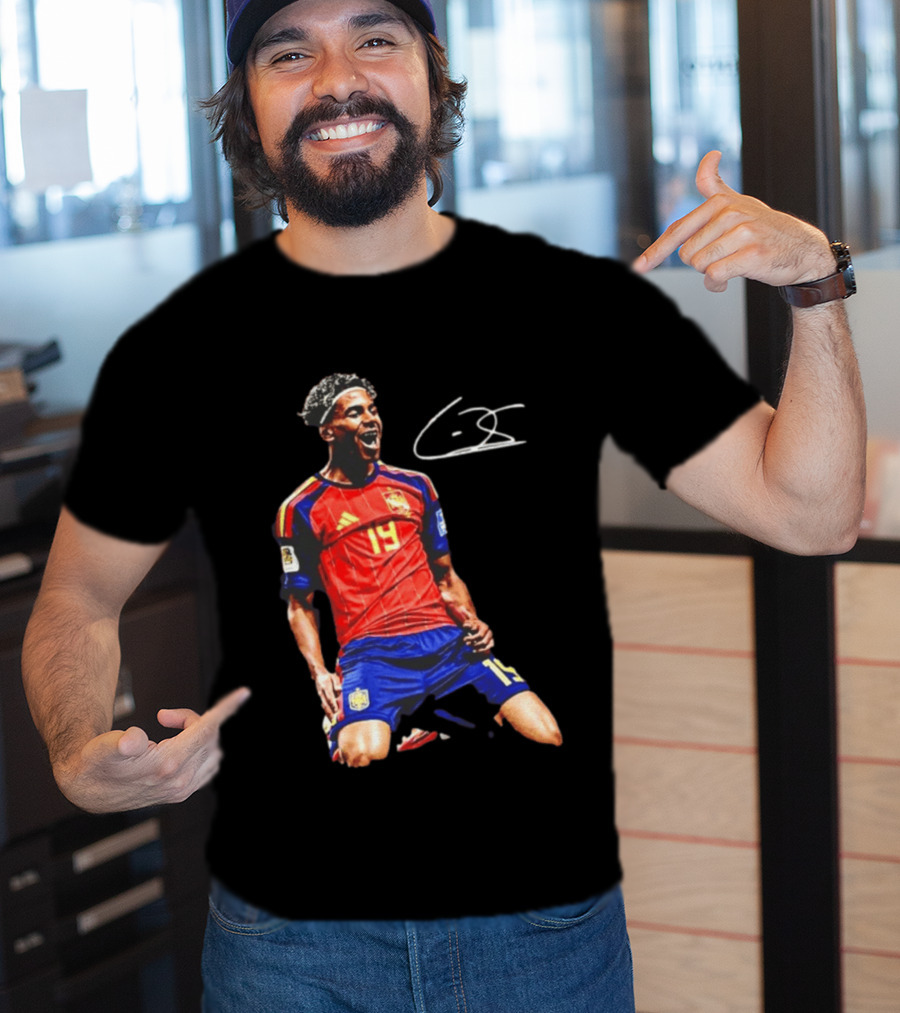 19 Lamine Yamal Spain National Football Team Soccer Jersey Celebration T-Shirt