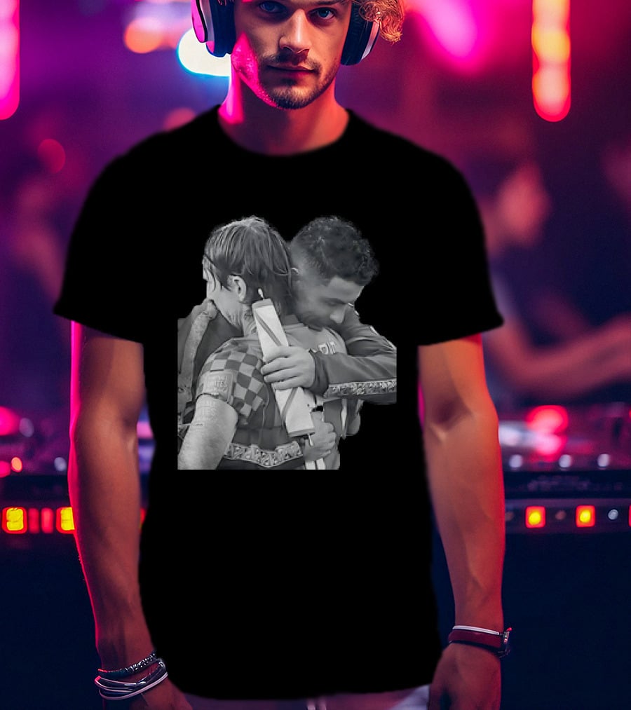 Luka Modric Cristiano Ronaldo Embrace Football Respect UEFA Nations League Croatia Portugal T-Shirt