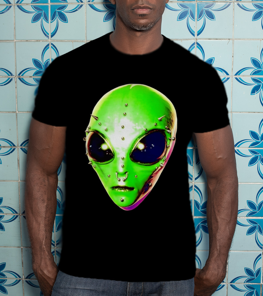 Believe Alien Pierced Face Extraterrestrial Iconic Green Martian Head T-Shirt