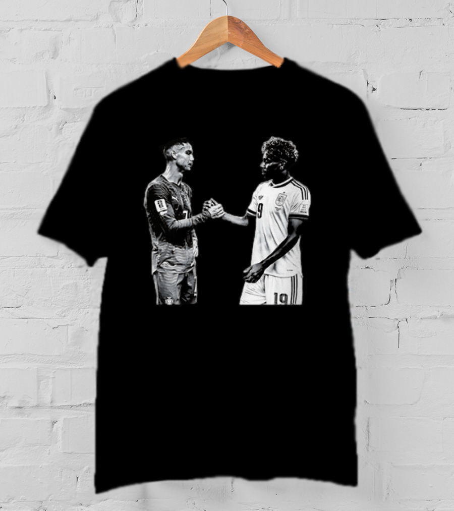 Cristiano Ronaldo Lamine Yamal Final Matchup Moment T-Shirt