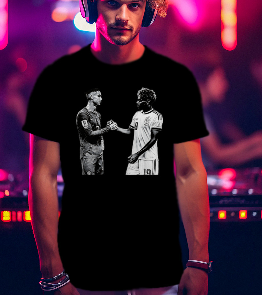 Cristiano Ronaldo Lamine Yamal Final Matchup Moment T-Shirt