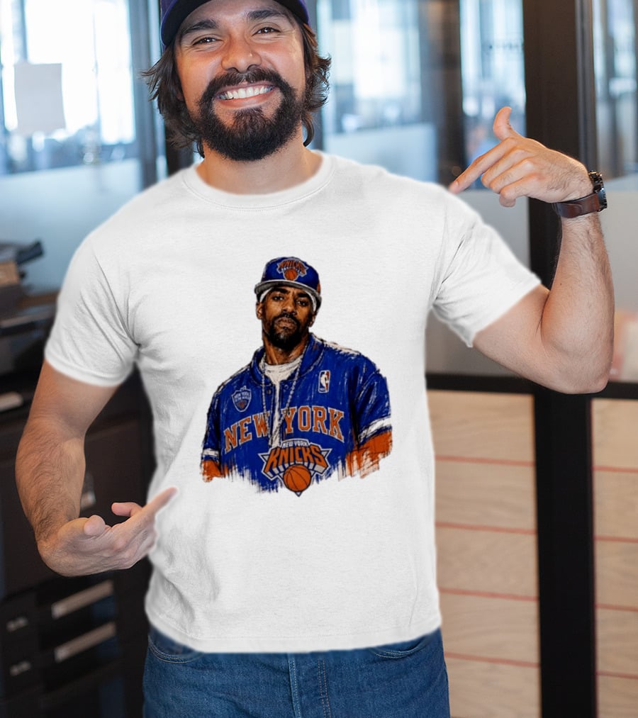 Kyrie Irving New York Knicks New Yorks Finest To The World Manhattan Knicks T-Shirt