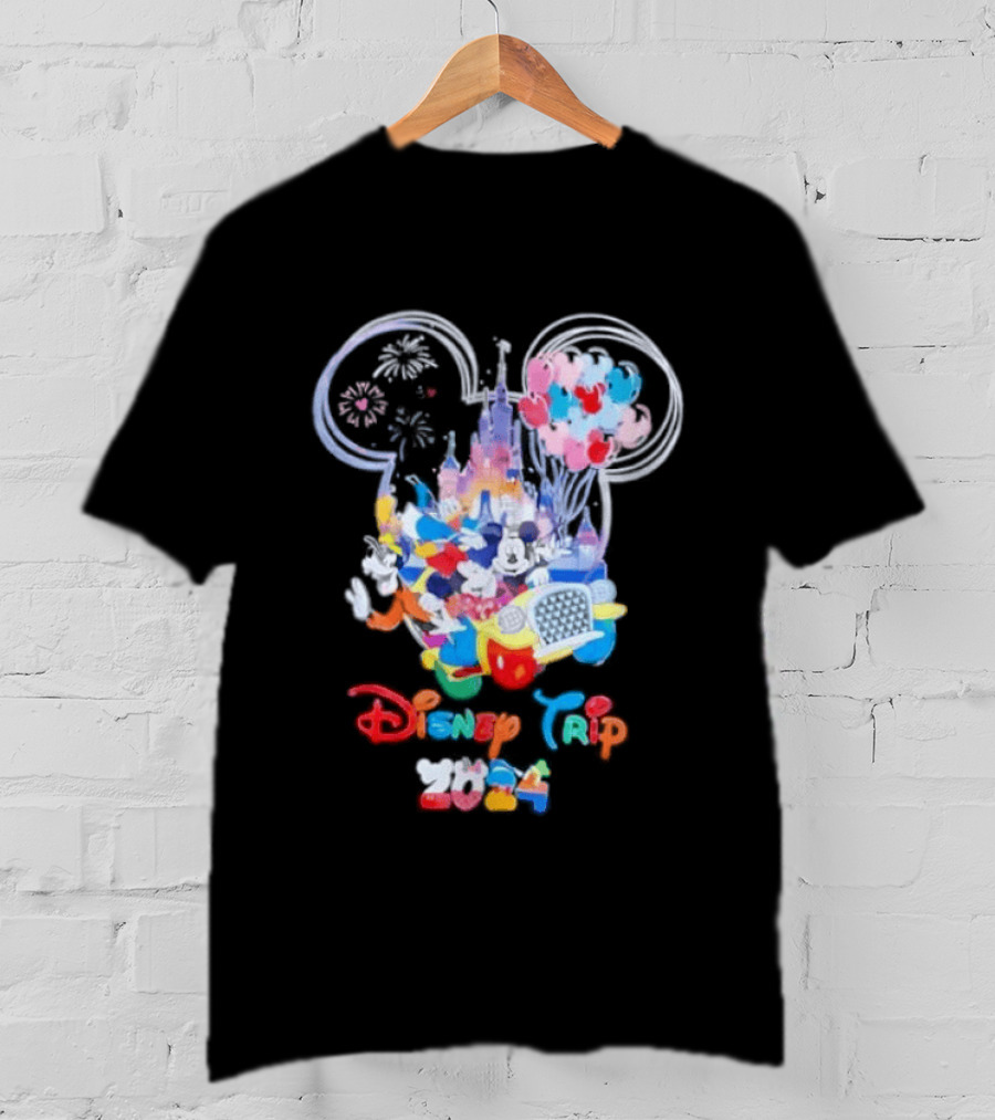Disney Trip 2024 Mickey Mouse Donald Duck Goofy Minnie Castle Fireworks T-Shirt