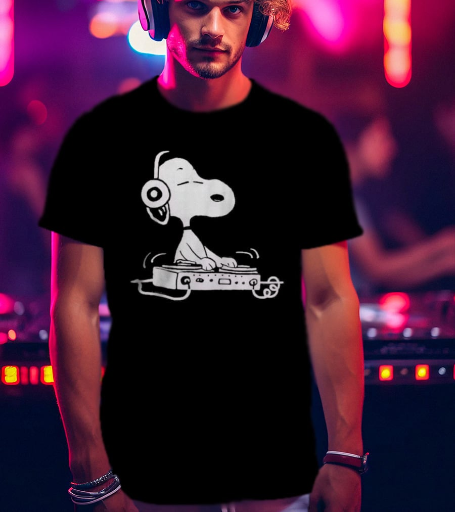 Kith Peanuts Snoopy DJ Collaboration T-Shirt