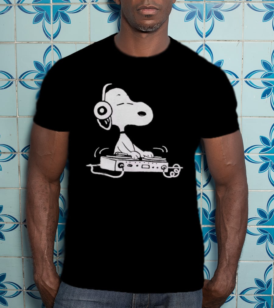 Kith Peanuts Snoopy DJ Collaboration T-Shirt