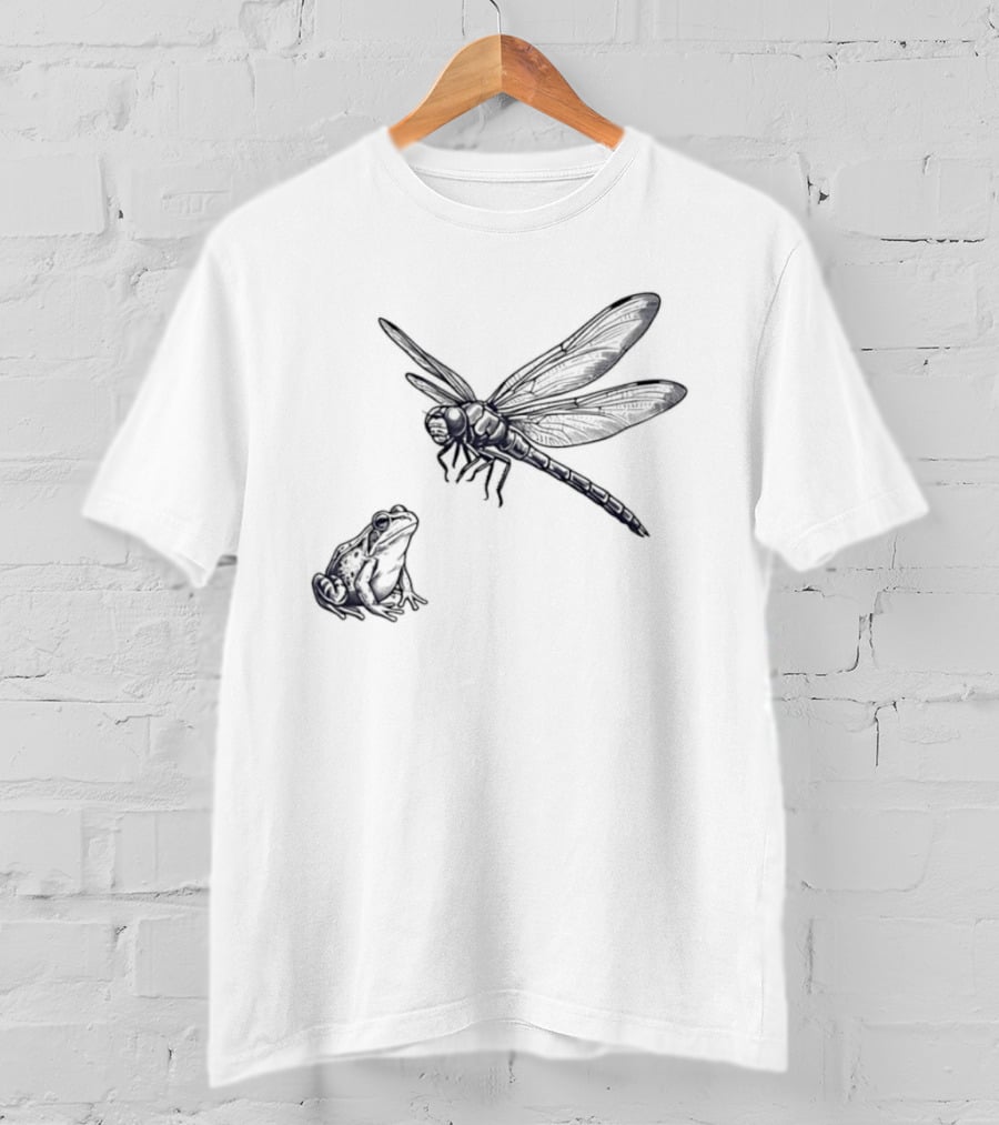 Dragonfly And Frog Wildlife Biology Enthusiasts Nature Lovers T-Shirt