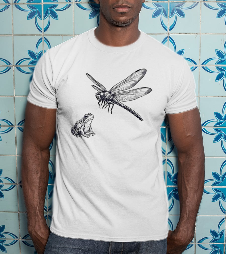 Dragonfly And Frog Wildlife Biology Enthusiasts Nature Lovers T-Shirt