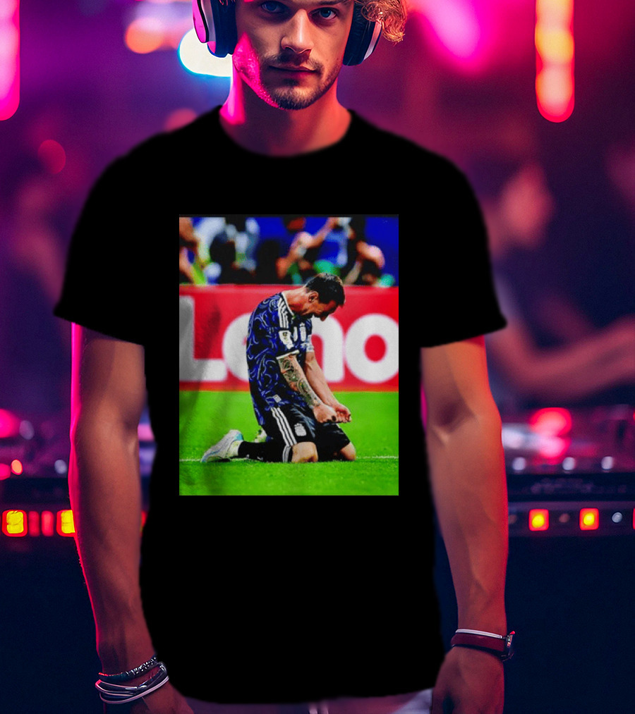 Argentina Football Icon Lionel Messi Kneels In Triumph National Team Victory T-Shirt