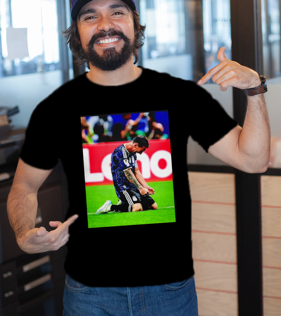 Argentina Football Icon Lionel Messi Kneels In Triumph National Team Victory T-Shirt