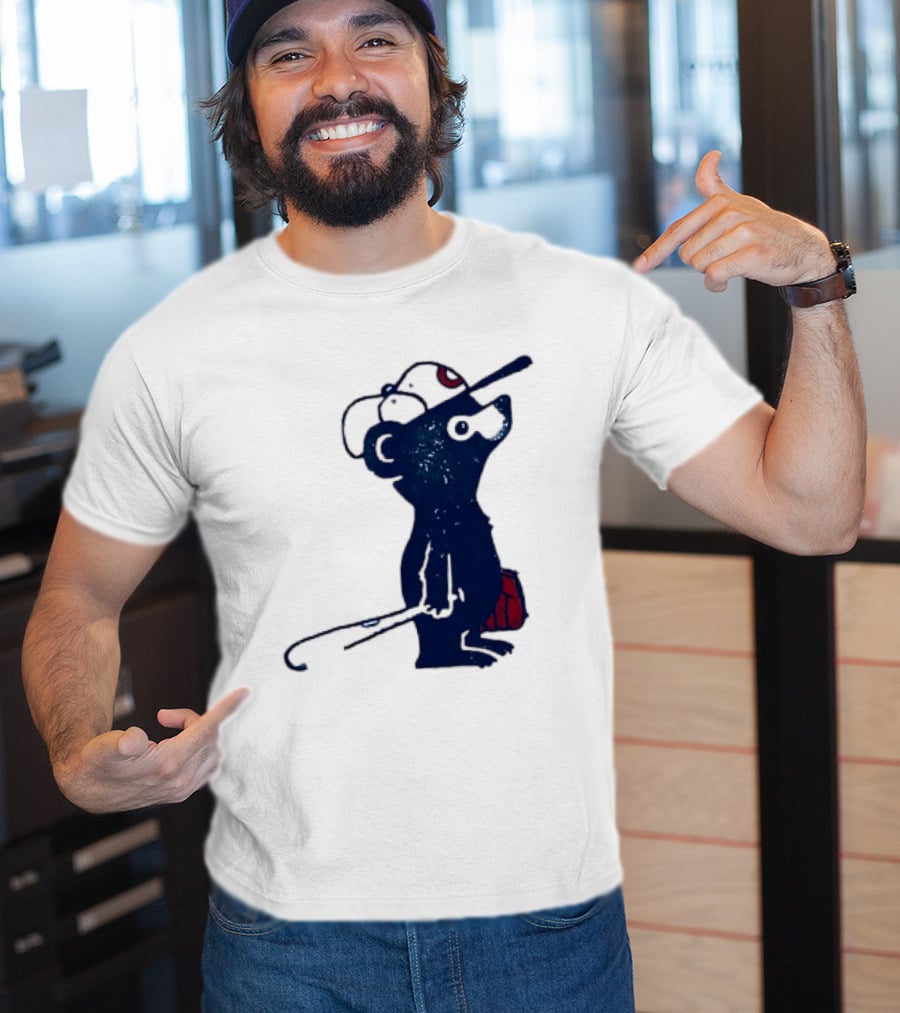Chicago Cubs Baseball Bear Hitting With Bat And Glove T-Shirt
