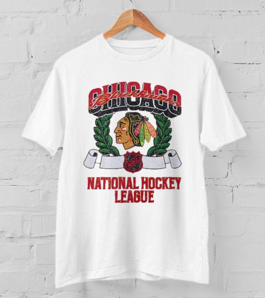 Chicago Blackhawks NHL Vintage Distressed Style National Hockey League T-Shirt