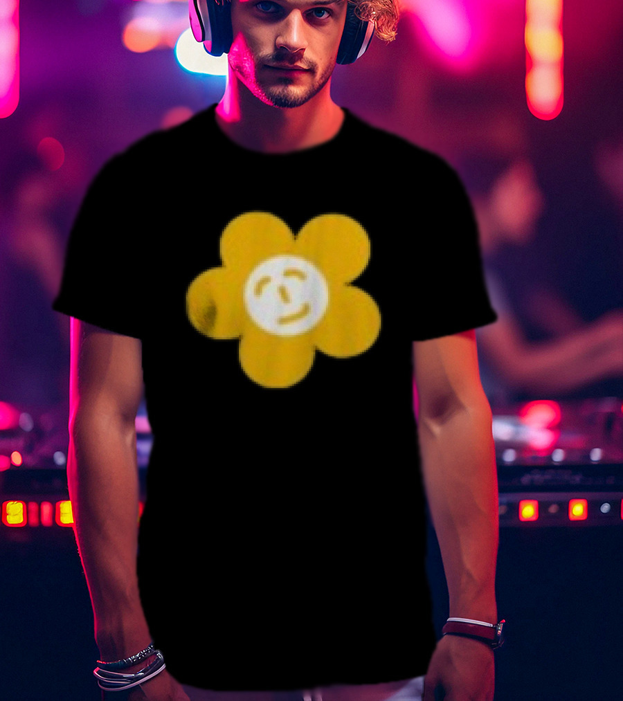 Paperboxmart Store Smiling Yellow Flower Face T-Shirt