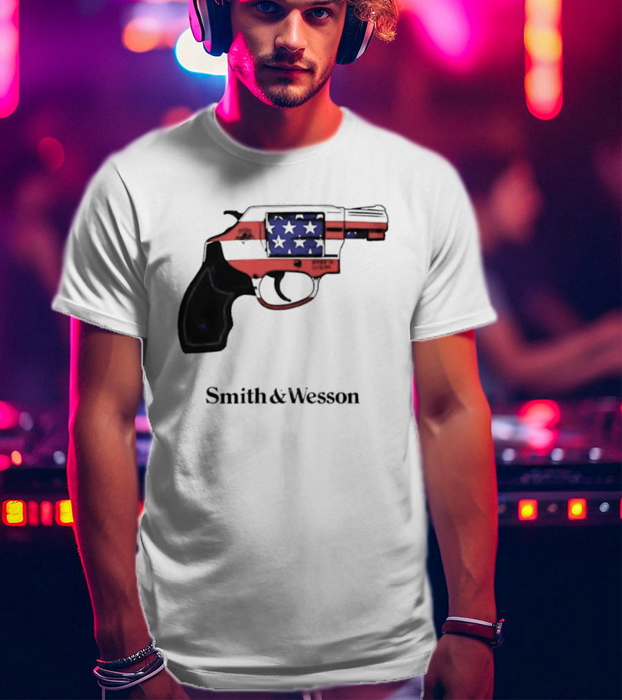 Smith And Wesson American Flag Revolver Firearm T-Shirt
