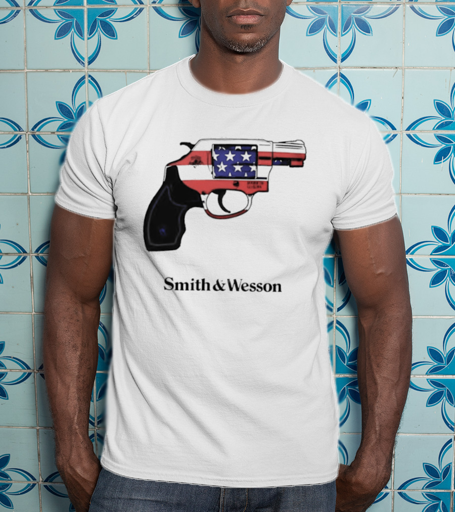 Smith And Wesson American Flag Revolver Firearm T-Shirt