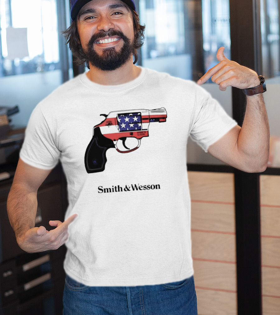 Smith And Wesson American Flag Revolver Firearm T-Shirt