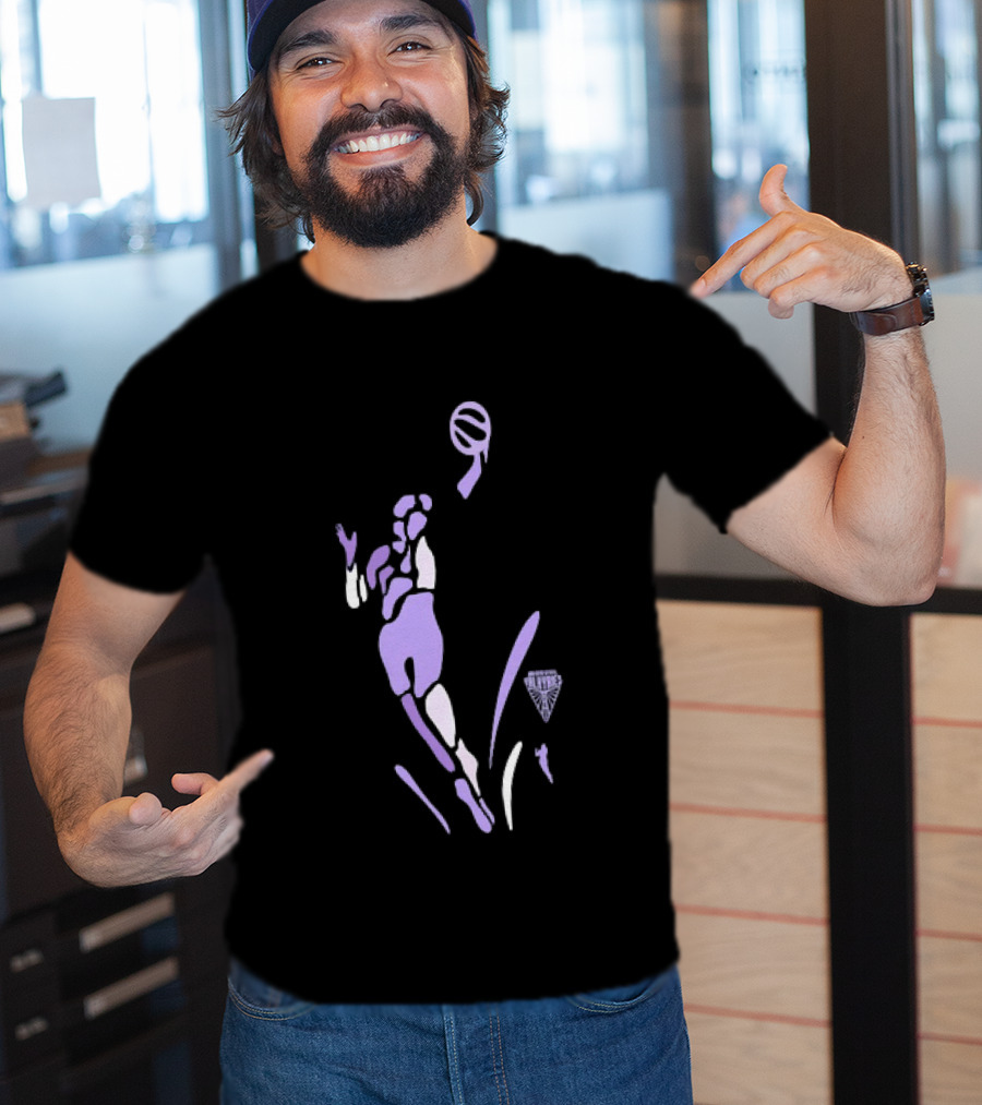 Golden State Valkyries Basketball Player Silhouette Purple Pose T-Shirt