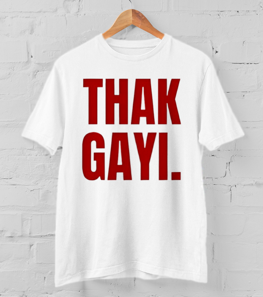 Thak Gayi Hindi Tired Exhausted Text Bold Red T-Shirt