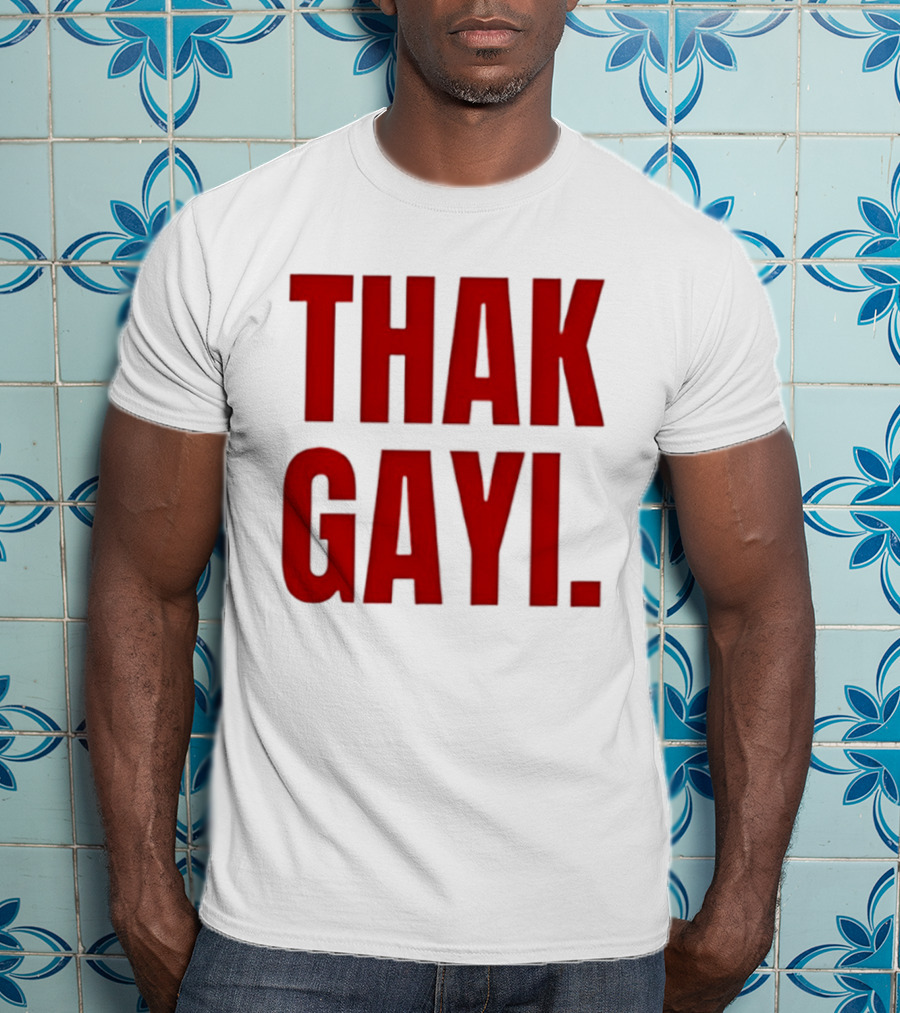 Thak Gayi Hindi Tired Exhausted Text Bold Red T-Shirt